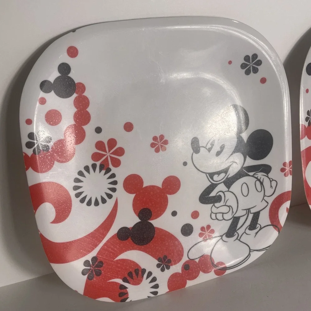 Disney Mickey Mouse Plastic Dinner Plates 10.25